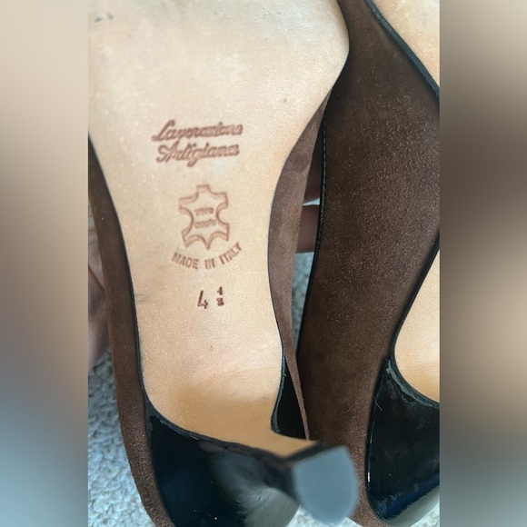 Butter Suede Pointed Toe Colorblock Pump Black Brown Size 4 1/2 Italy - Picture 7 of 7